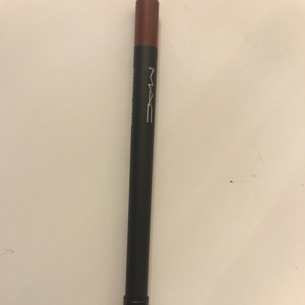 Mac lip liner
